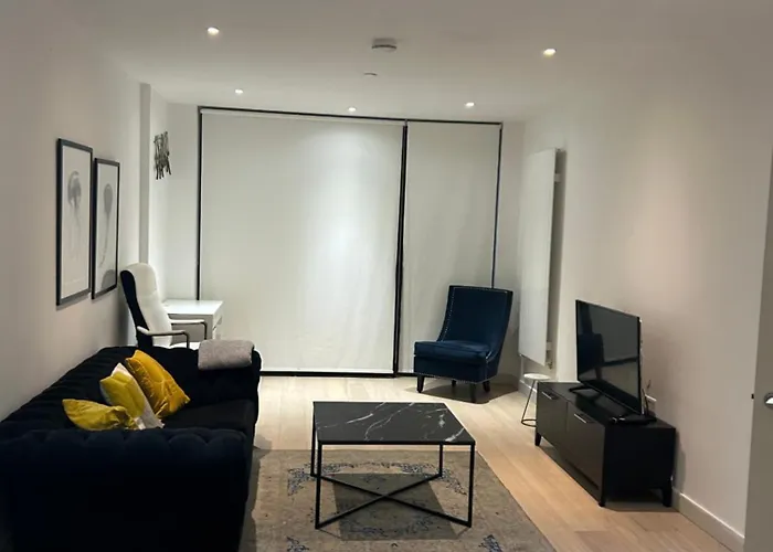 One Bedroom In Royal Wharf, Close To City Airport