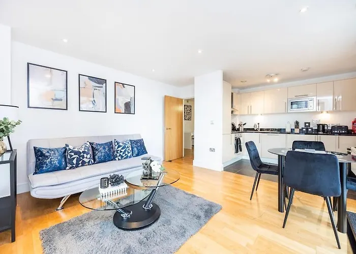 Contemporary 2 Bedroom Flat In Canary Wharf