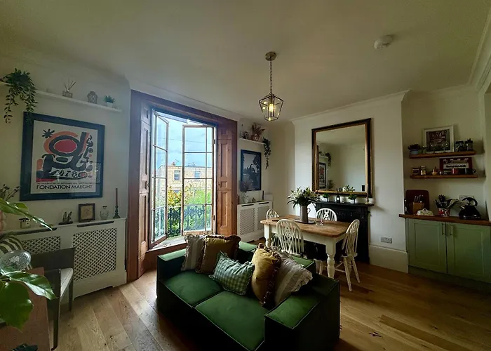 Vintage-Inspired 1Bd Flat In De Beauvoir Town