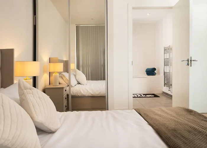 Cozy 1 Bedroom Apartment Close To Excel