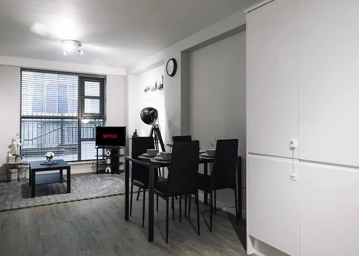Executive 2 Bed Flat Near Stratford Station - Ideal For Corporate Stays