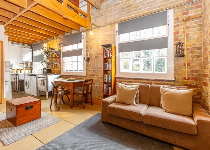 Historic Detached House With Private Courtyard