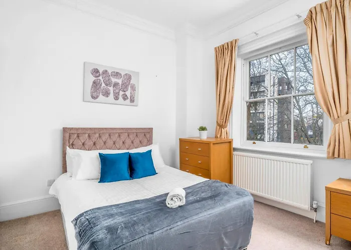 Comfort And Space In Canary Wharf With Easy Access To London Excel, O2 Arena And City Airport