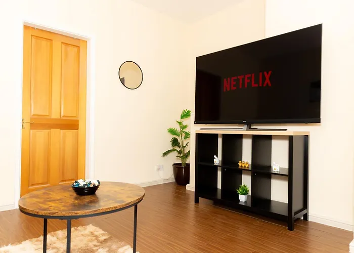 Cosy Turkey Oak Flat In Hackney
