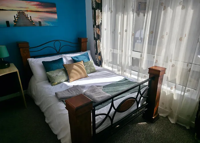 Spacious 4-Bed Home With Secured Parking Near Abba Arena, Stadium, Tube & In Bustling Zone 2