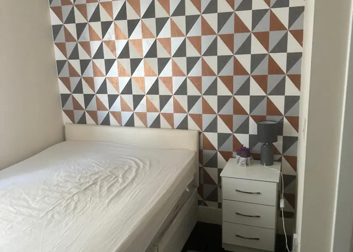 Sammie Shaw Double Room