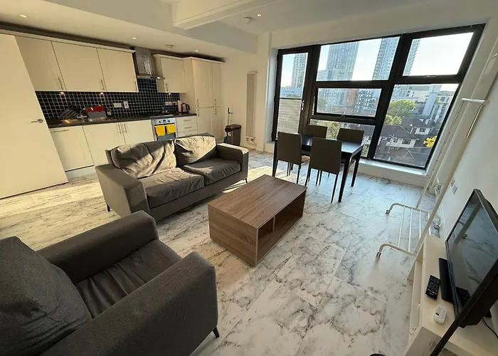 Entire Flat With 2X Bedrooms, 2X Bathrooms And A Big Living Room In The Olympic Park And Westfield At Stratford