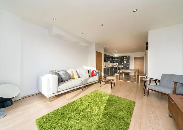New 2Bd Flat 4Mins To Excel Centre Fast City Links