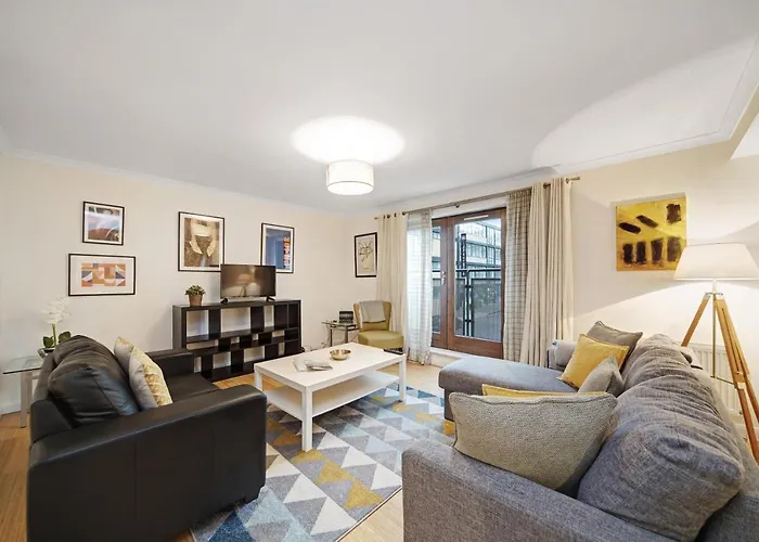 2 Bed Chic Apartment Near Shoreditch & Liverpool St Free Wifi & Parking By City Stay Aparts London