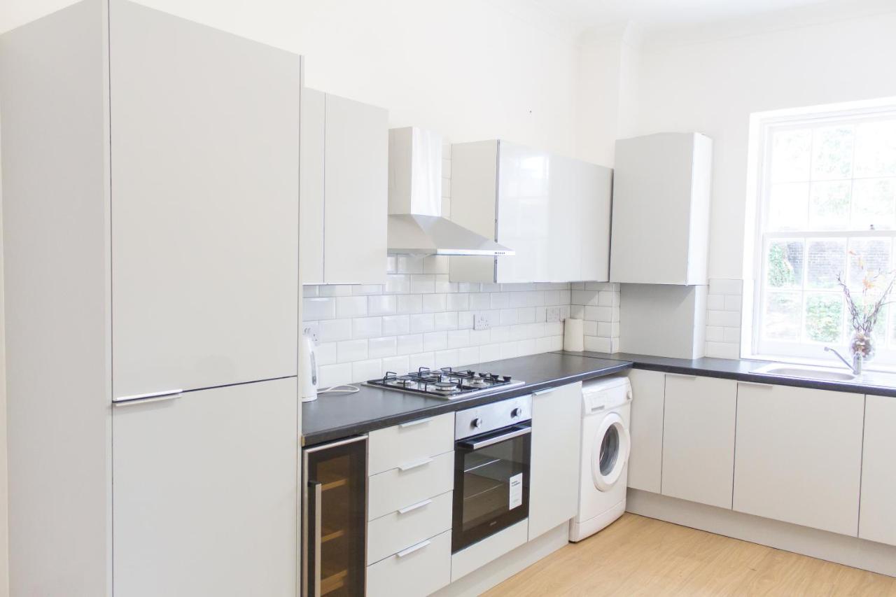 Mansion House With Spacious Close To Excel And Canarywharf * London