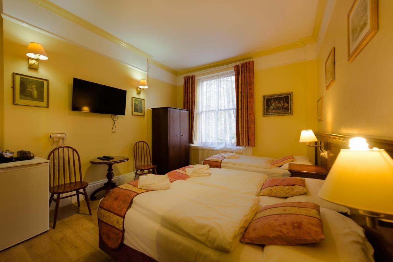 Hotell Dolphin 3*