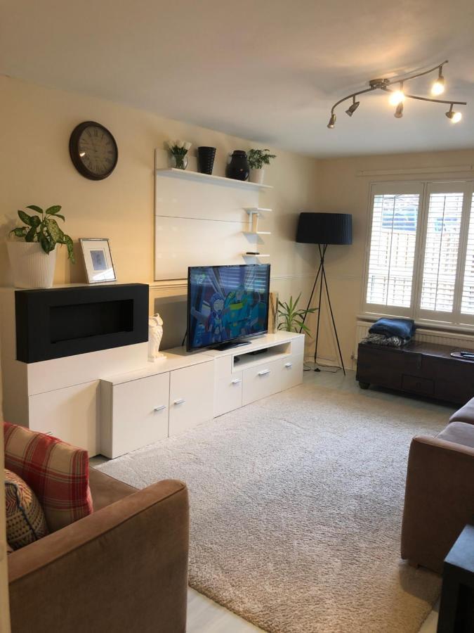Vakantiehuis Deptfort House - 7 Minutes To Bridge Station *
