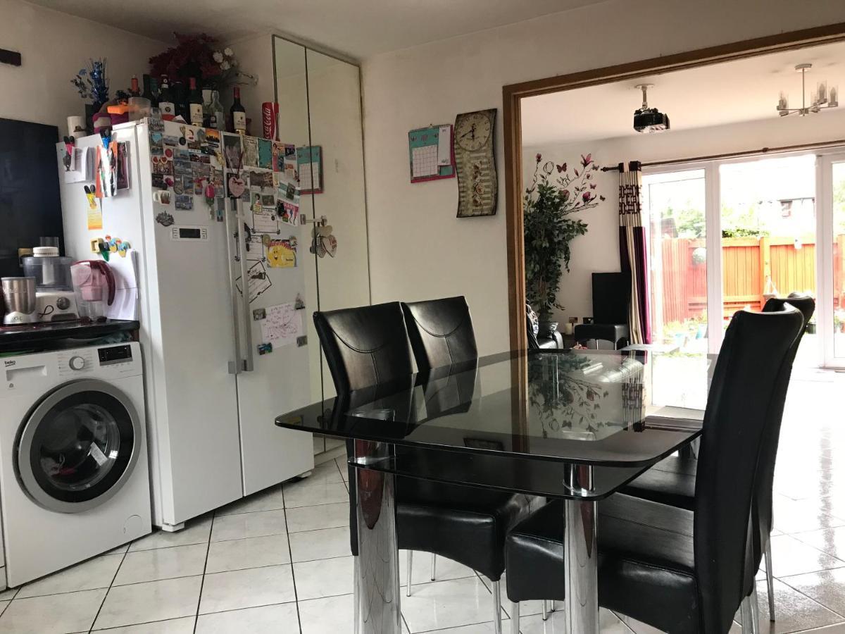Ferienhaus Spacious House 15min To Canary Wharf/o2/excel/central *