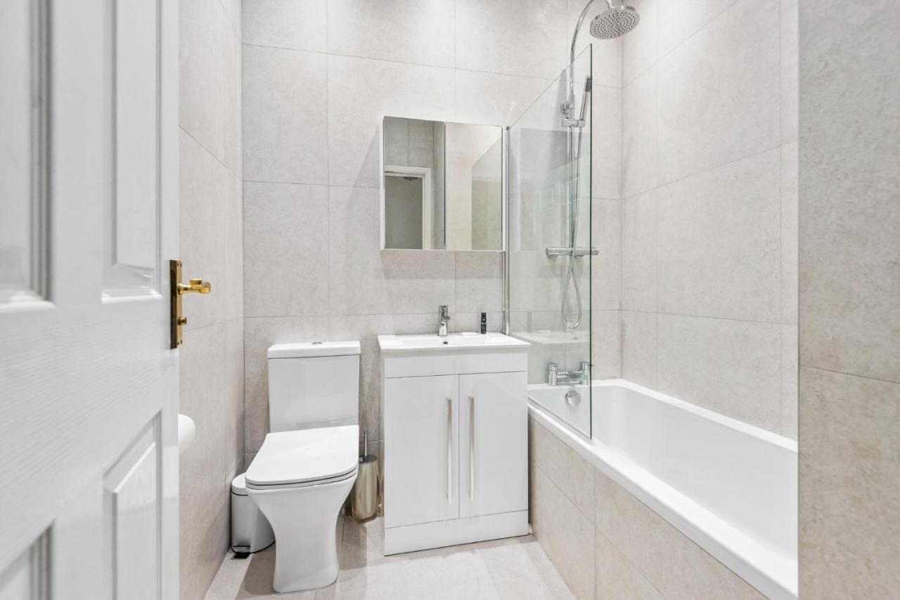 Vakantiehuis Super 2 Bedroom House Near Canary Wharf, O2 Arena & Excel For 5 People