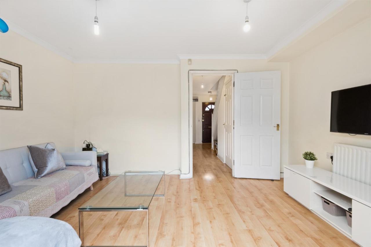 Super 2 Bedroom House Near Canary Wharf, O2 Arena & Excel For 5 People Vakantiehuis