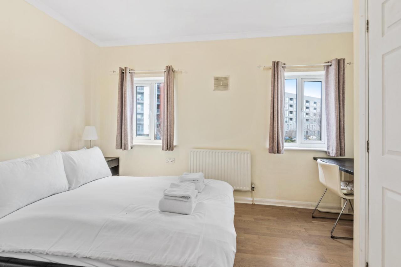 Super 2 Bedroom House Near Canary Wharf, O2 Arena & Excel For 5 People Vakantiehuis *
