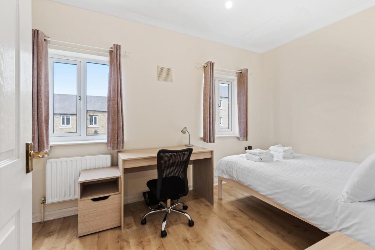 Vakantiehuis Super 2 Bedroom House Near Canary Wharf, O2 Arena & Excel For 5 People