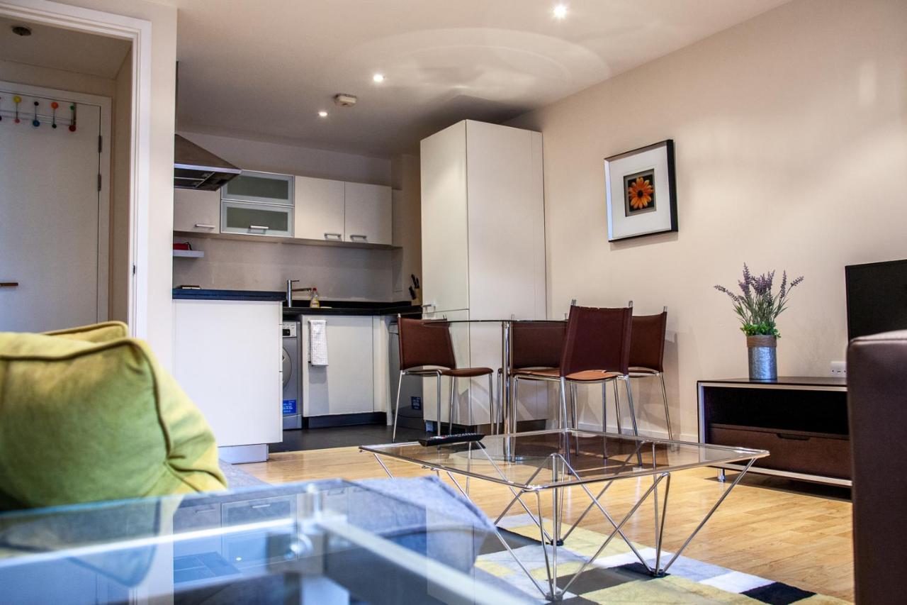Apartment Canary Wharf Retreat - Serviced *