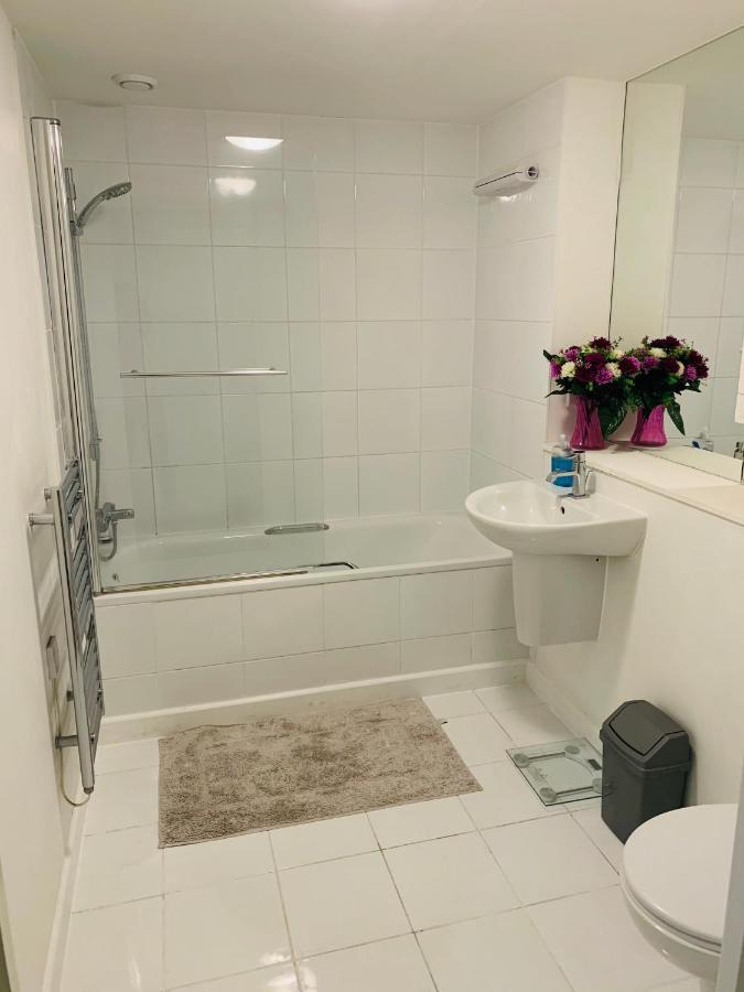 Bright And Modern Flat In Greenwich Apartment London