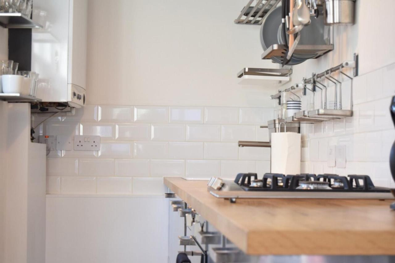 Airy Modern 1 Bed In Shoreditch Appartement Londen