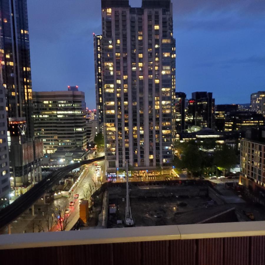 Captivating 2-bed In Canary Wharf Leilighet London