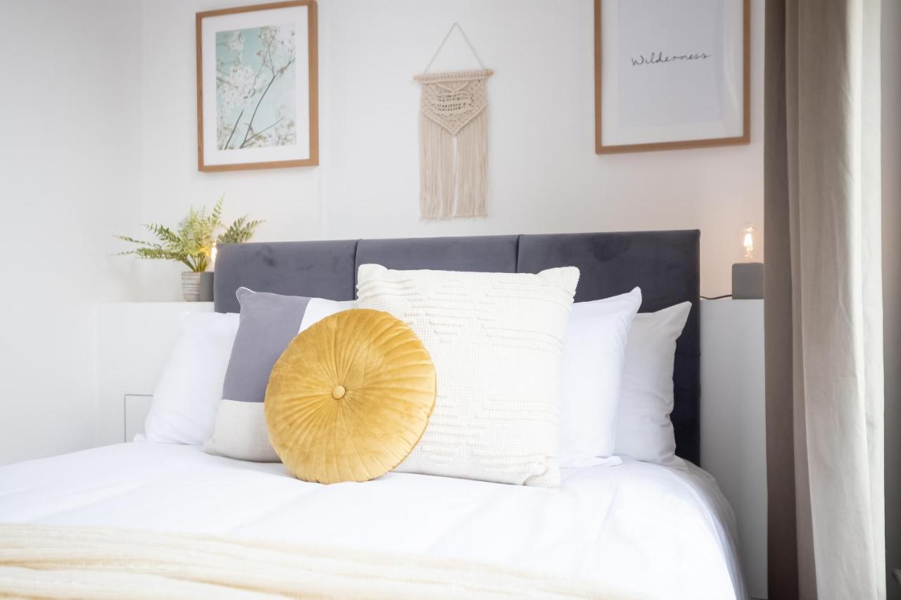Perfect For Business & Corporate Stays - Three Bed With View Shoreditch Apartment London