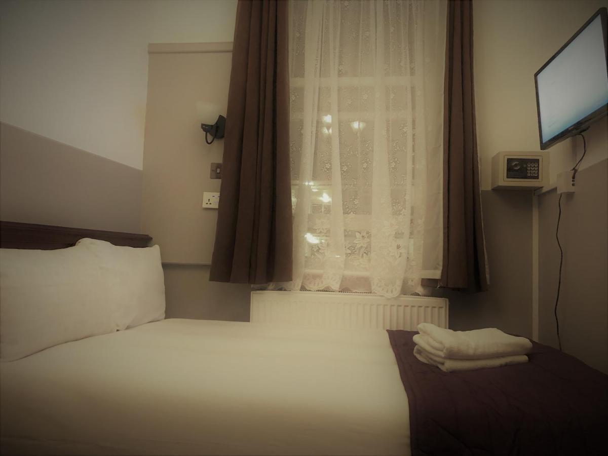 Hotel Plaza 3*