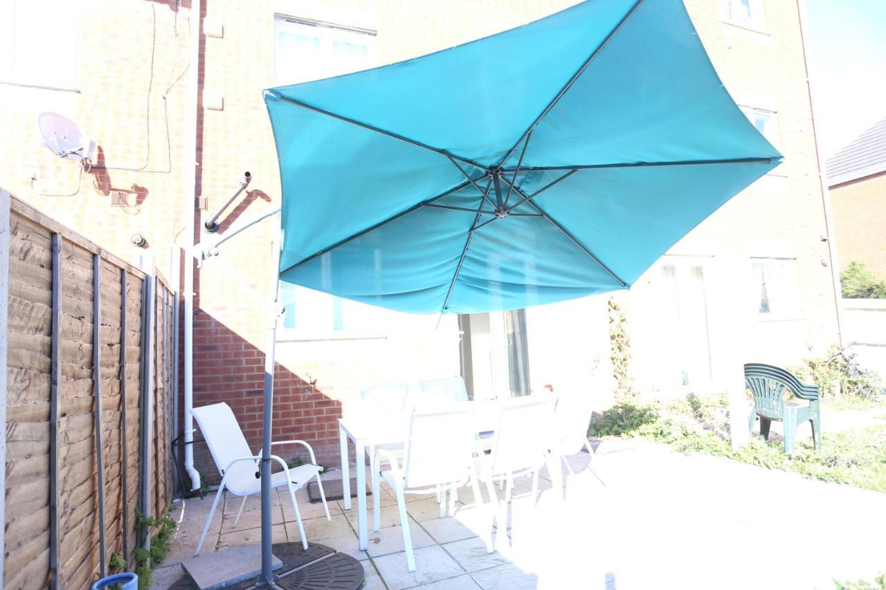 Lovely 4 Bed House * Londres