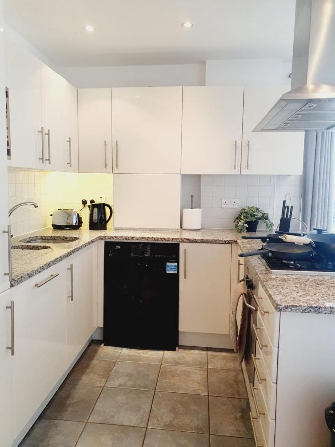 Luxury Canary Wharf With Free Parking Apartment *