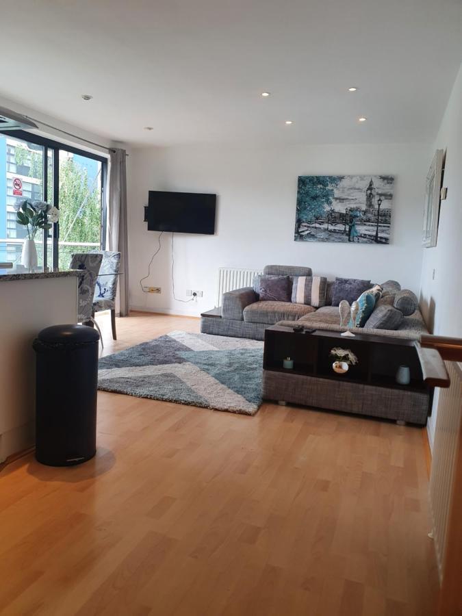Apartment Luxury Canary Wharf With Free Parking London