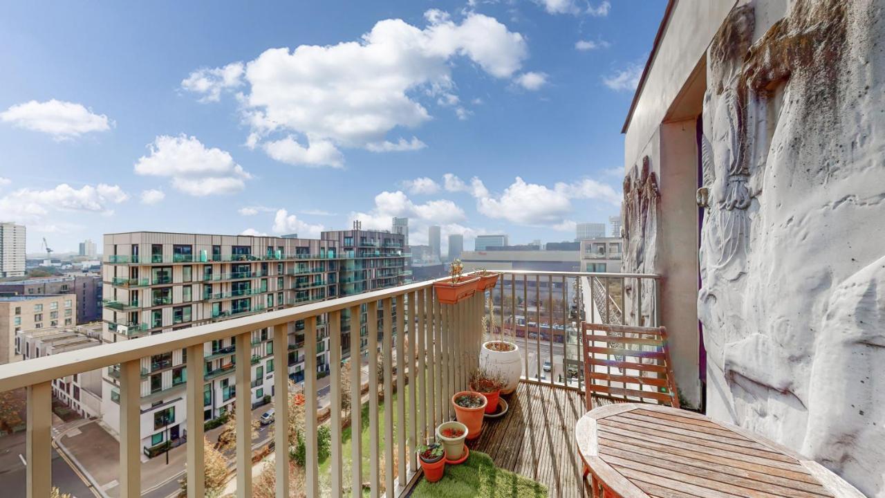 Lovely 2 Bedroom Flat With Balcony In Stratford Leilighet London