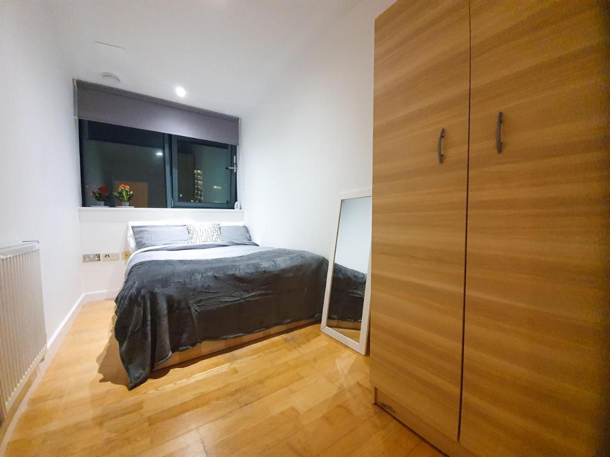 Apartment Livestay-modern 3 Bed Apt On 8th Floor With Amazing Views London