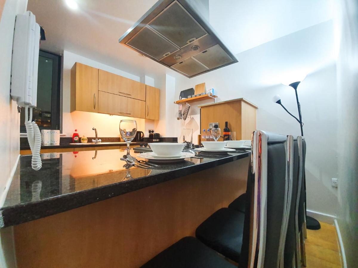 Livestay-modern 3 Bed Apt On 8th Floor With Amazing Views Apartment *
