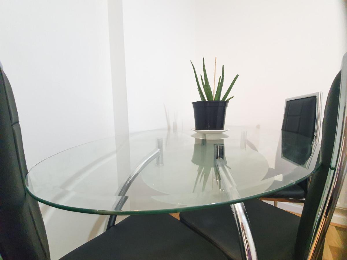 Livestay-modern 3 Bed Apt On 8th Floor With Amazing Views Apartment London