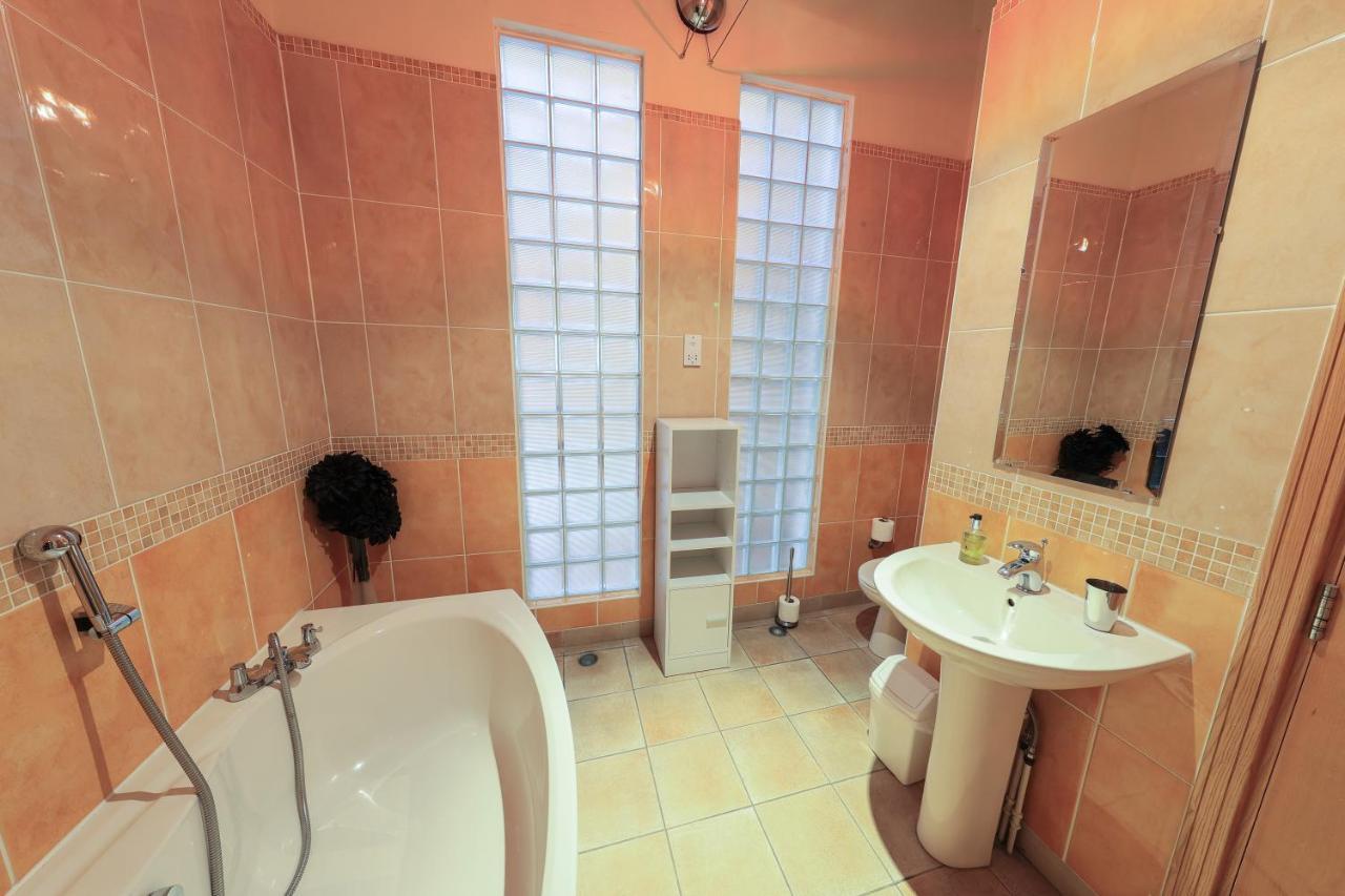 16 Pilcher Gate Apartment *