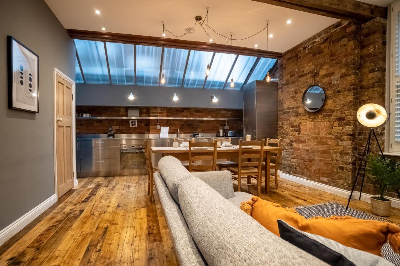 Leilighet Deluxe Rustic Style Two Bedroom Bethnal - Yard View London