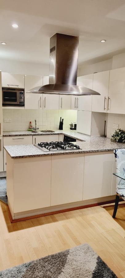 Luxury Canary Wharf With Free Parking * London