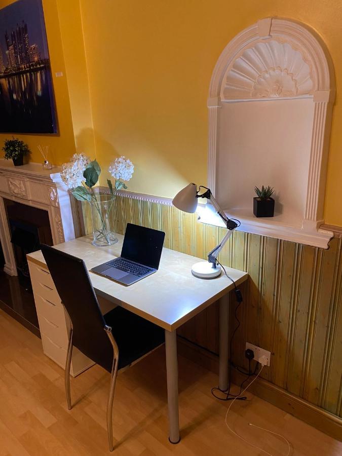 Excel 5min Custom House Station Parking Wifi Sleeps 6 Leilighet