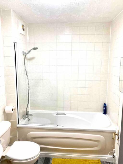 Smartrips Beckton Townhouse With Parking Leilighet *