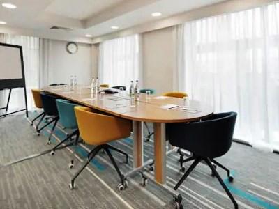 Hampton By Hilton Docklands 3*
