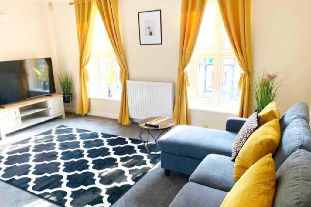 Smartrips Beckton Townhouse With Parking Leilighet *