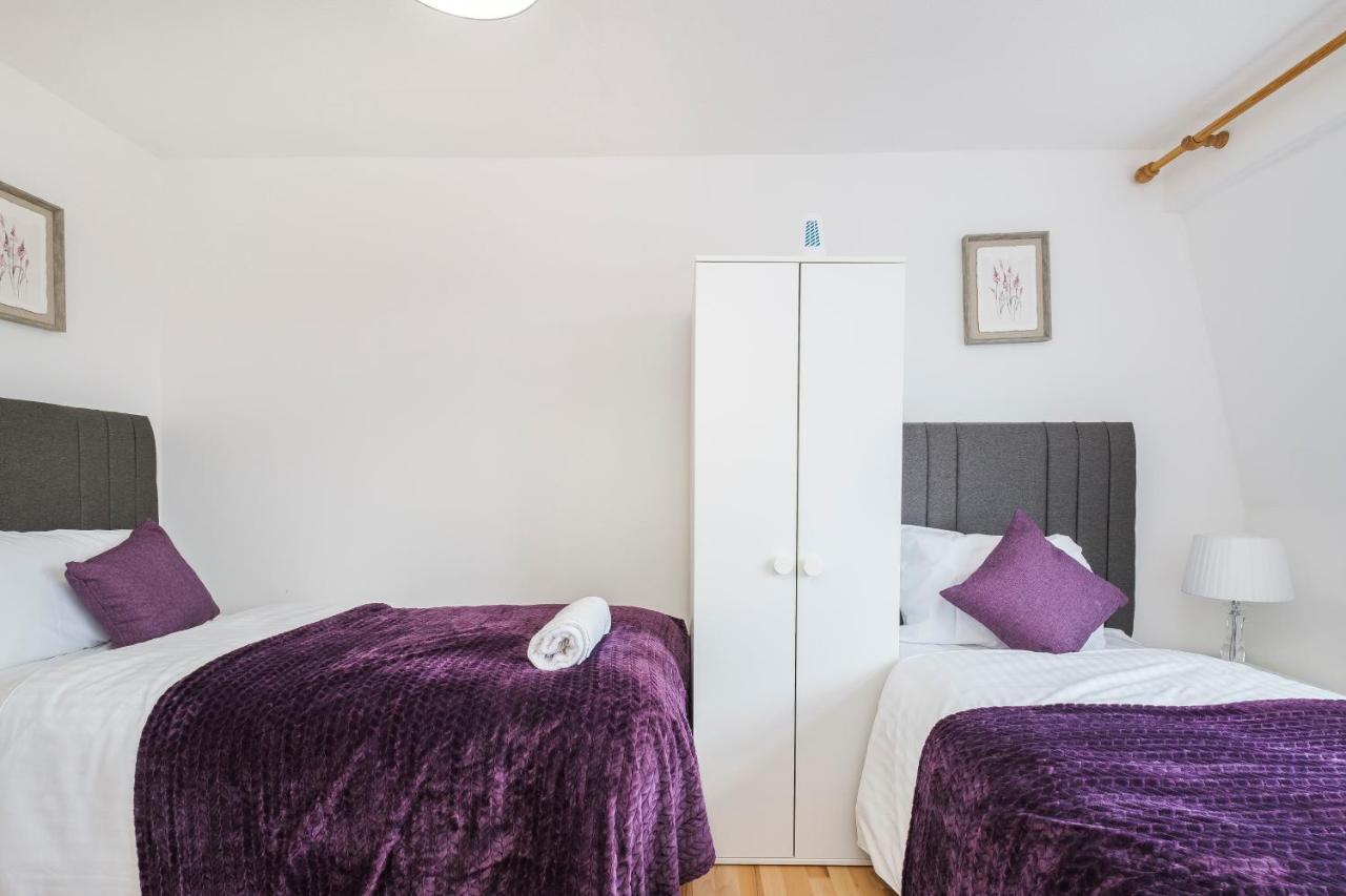 Leilighet Spacious 3 Bed 1 Bath Hse W Guest Toilet W Parking Near Excel - E16 London