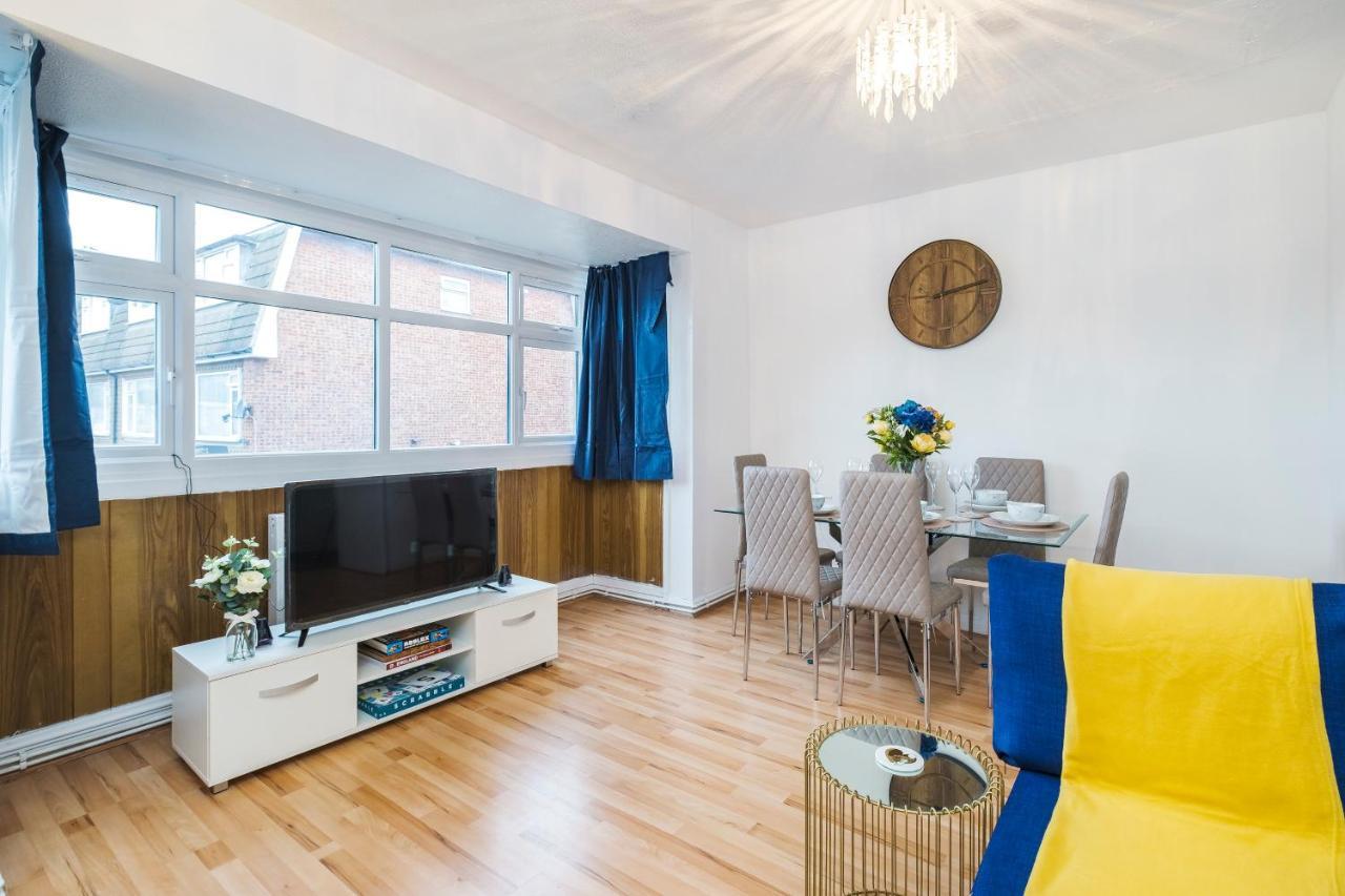 Spacious 3 Bed 1 Bath Hse W Guest Toilet W Parking Near Excel - E16 Leilighet *
