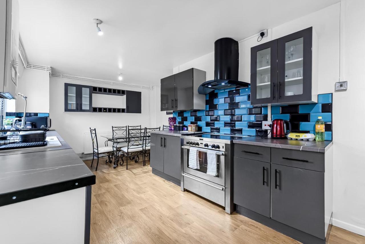 Stylish Excel 3 Bedroom Flat Apartment *