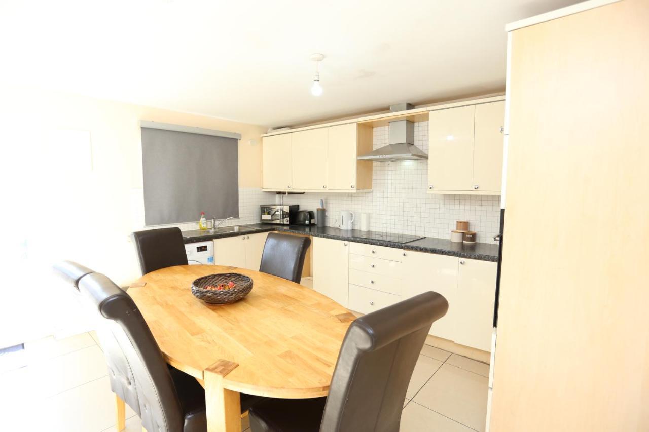 Lovely 4 Bed House * Londres