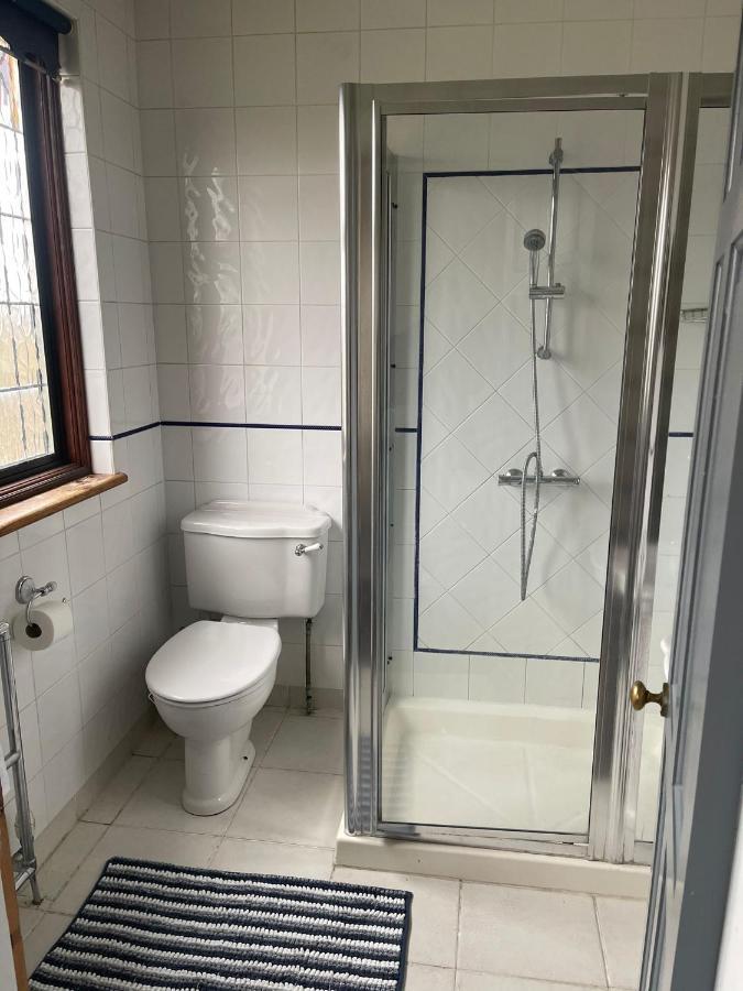Lovely, Recently Refurbished Four Bedroom House.. Сasa de vacaciones *