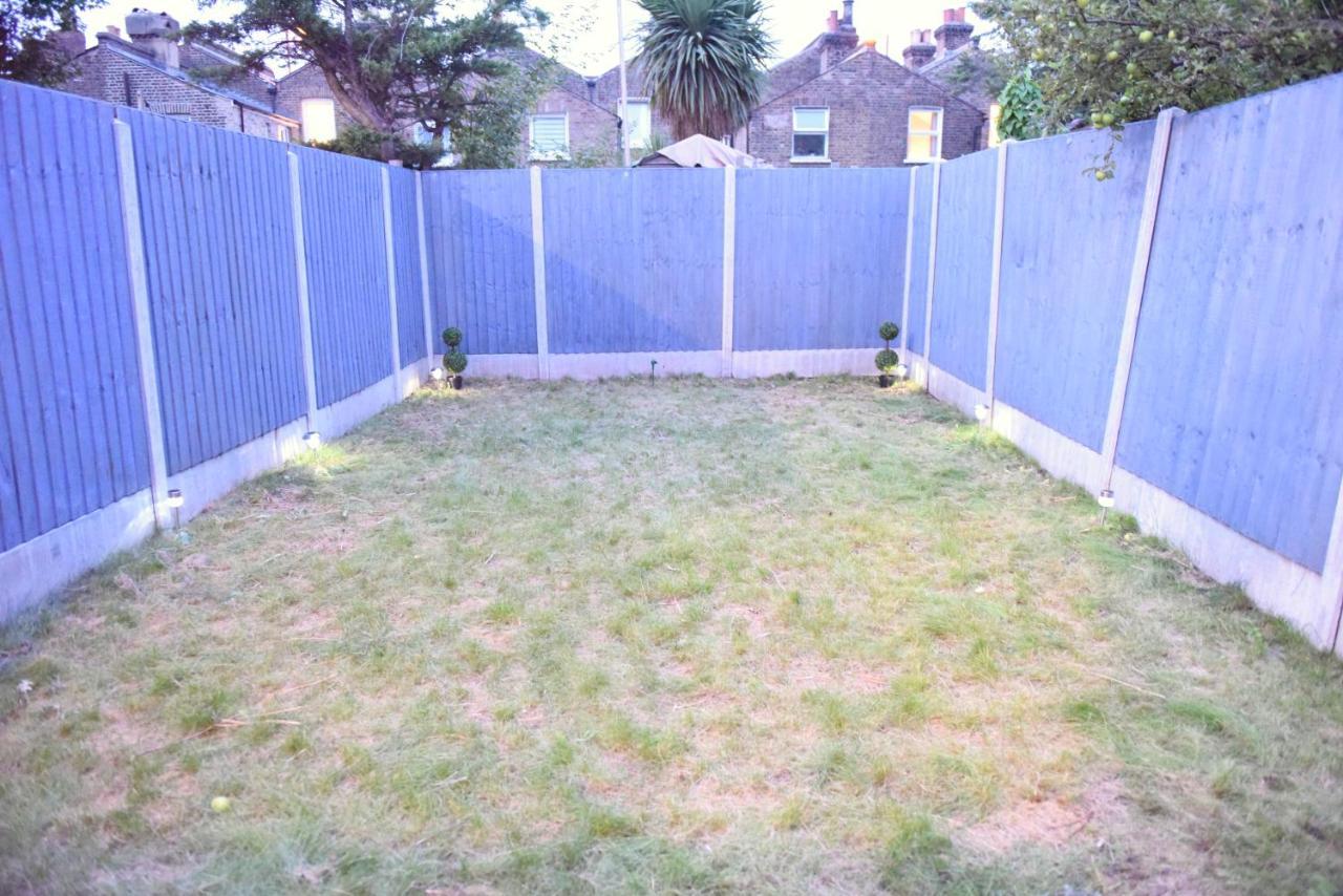 Jb Greenwich, 3 Bed House,ideal For Contractors And Family