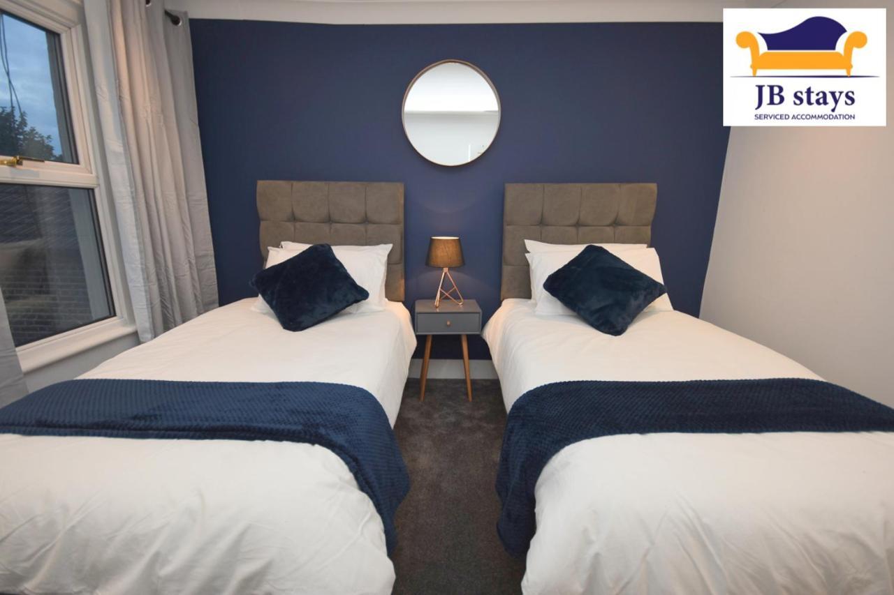 Jb Greenwich, 3 Bed House,ideal For Contractors And Family London