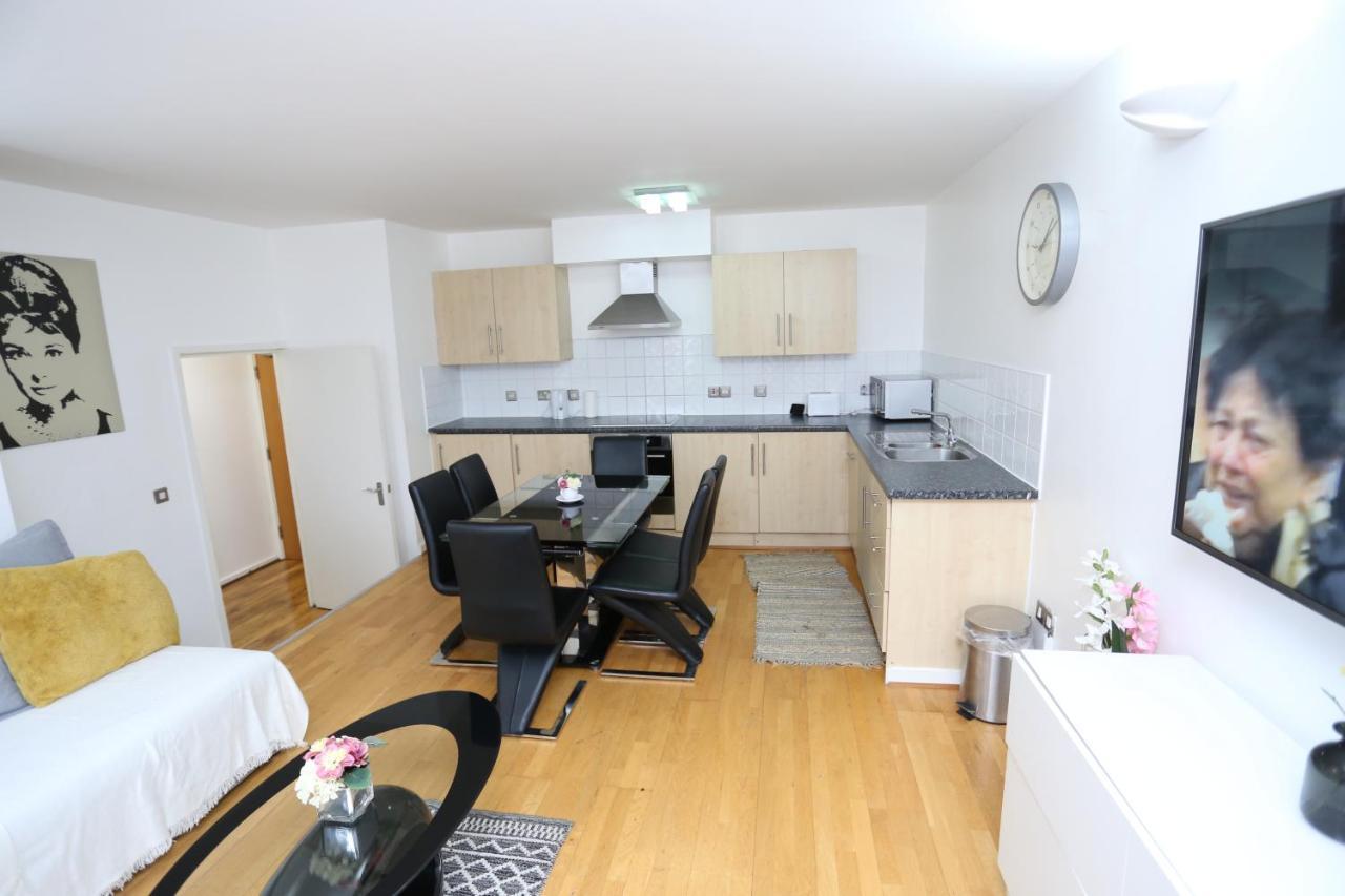 Gorgeous 2 Bedroom 2 Bathroom Woolwich * London