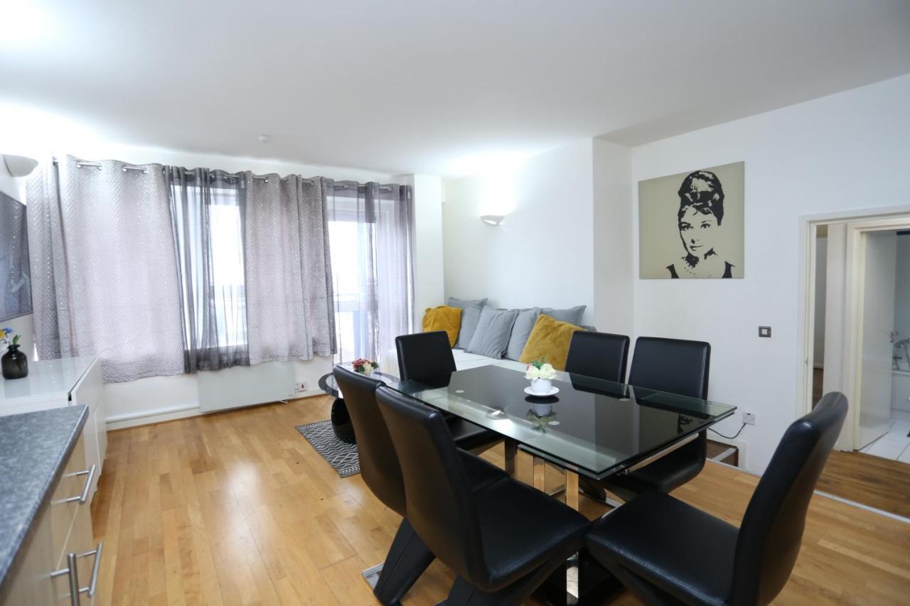 Gorgeous 2 Bedroom 2 Bathroom Woolwich *